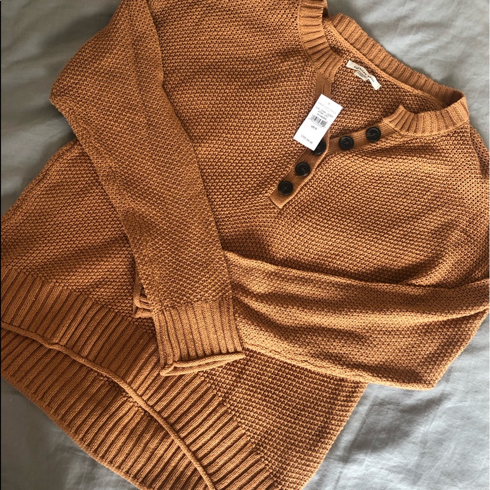 AE LIGHTWEIGHT SWEATER (NEW WITH TAGS)